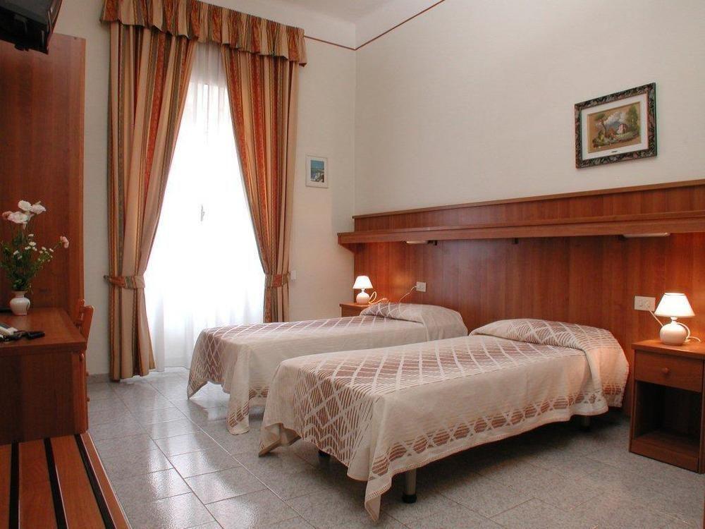 Hotel Altavilla 9 โรม ภายนอก รูปภาพ